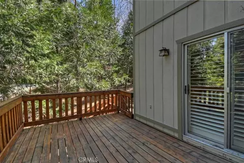 Exterior - 415 Golf Crse, Lake Arrowhead, CA 92352 photo 5 of 11