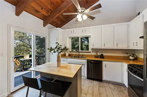 Kitchen - 23746 Crest Frst, Crestline, CA 92325 photo 1 of 2