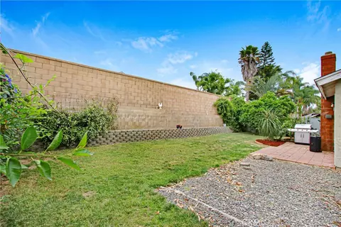 Exterior - 1535 E Hazeltine, Ontario, CA 91761 photo 3 of 4