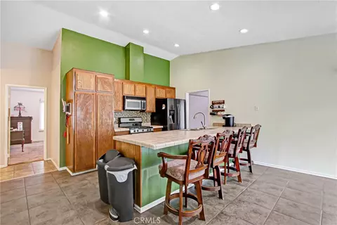 Kitchen - 1535 E Hazeltine, Ontario, CA 91761 photo 2 of 2