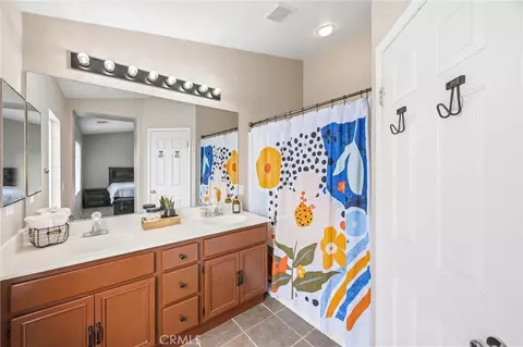 Bath - 1659 Mariposa Pl, Beaumont, CA 92223 photo 2 of 2