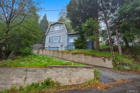 482 Zuger Ct, Crestline, CA 92325