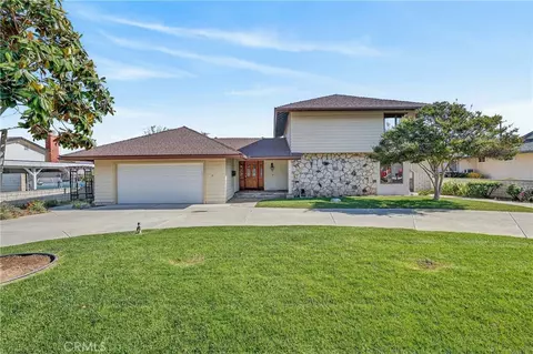 2021 Pine Crst, Corona, CA 92882