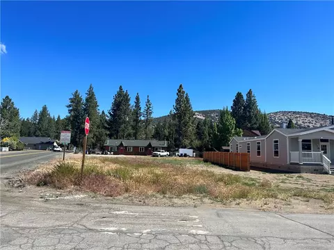 900 Greenway Dr, Big Bear City, CA 92314
