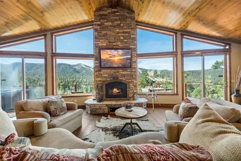 Living - 43565 Wolf, Big Bear Lake, CA 92315 photo 2 of 6