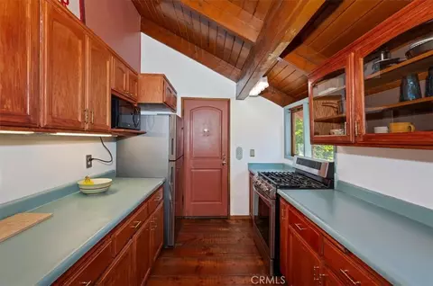 Kitchen - 23228 Brookside, Crestline, CA 92325 photo 2 of 4