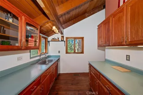 Kitchen - 23228 Brookside, Crestline, CA 92325 photo 4 of 4