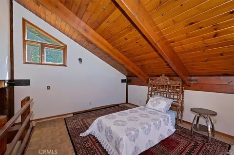 Bedroom - 23228 Brookside, Crestline, CA 92325 photo 3 of 7