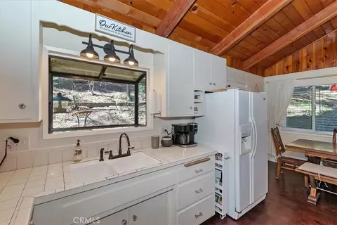 Kitchen - 2452 Spring, Running Springs, CA 92382 photo 4 of 4
