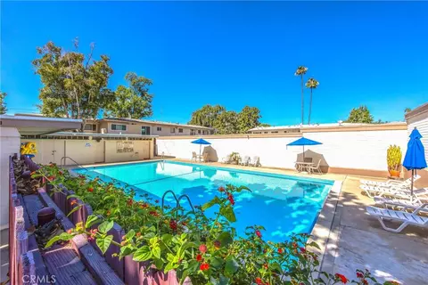 Exterior - 186 N N Ctr, Redlands, CA 92373 photo 3 of 5