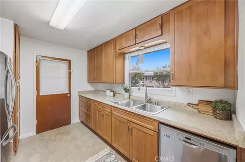 Kitchen - 186 N N Ctr, Redlands, CA 92373 photo 2 of 4