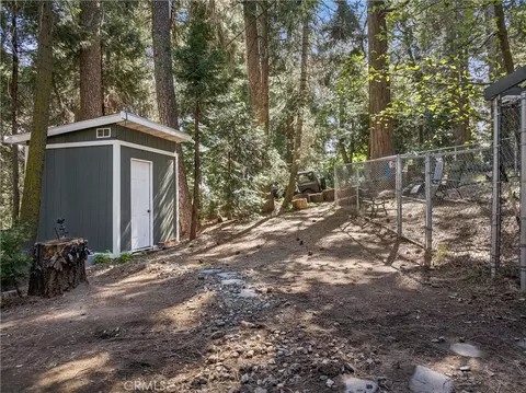 Exterior - 355 Hartman Cir, Cedarpines Park, CA 92322 photo 9 of 10