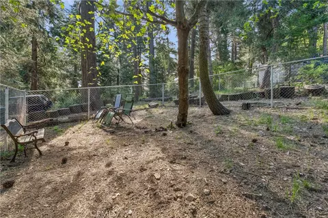 Exterior - 355 Hartman Cir, Cedarpines Park, CA 92322 photo 2 of 10