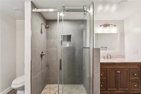 Bath - 355 Hartman Cir, Cedarpines Park, CA 92322 photo 6 of 7