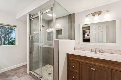 Bath - 355 Hartman Cir, Cedarpines Park, CA 92322 photo 5 of 7