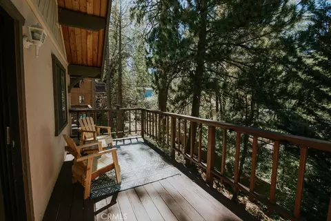 Exterior - 2352 Pine Dr, Arrowbear, CA 92382 photo 4 of 8