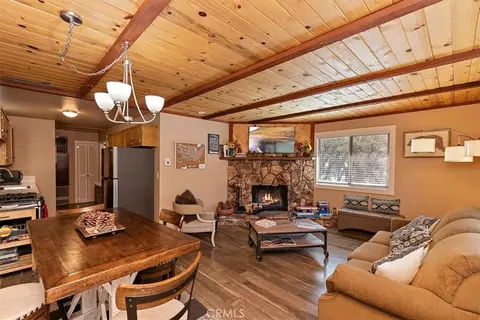 Living - 861 Kern Ave, Sugarloaf, CA 92386 photo 1 of 3