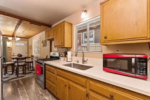 Kitchen - 861 Kern Ave, Sugarloaf, CA 92386 photo 1 of 3