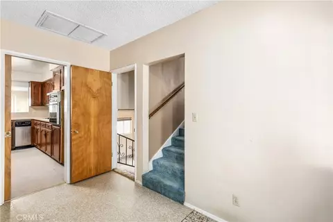 Entry Way - 10207 Juniper Ave, Yucaipa, CA 92399 photo 3 of 4