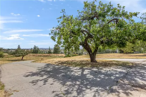 Exterior - 10207 Juniper Ave, Yucaipa, CA 92399 photo 14 of 16