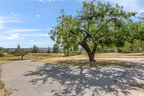 Exterior - 10207 Juniper Ave, Yucaipa, CA 92399 photo 13 of 15