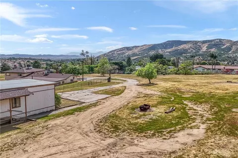 View/Area - 10207 Juniper Ave, Yucaipa, CA 92399 photo 8 of 10