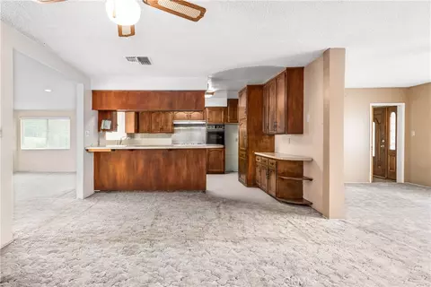 Living - 10207 Juniper Ave, Yucaipa, CA 92399 photo 5 of 9