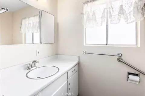 Bath - 10207 Juniper Ave, Yucaipa, CA 92399 photo 3 of 3