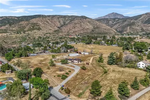 View/Area - 10207 Juniper Ave, Yucaipa, CA 92399 photo 3 of 10