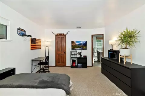 Bedroom - 905 Jungfrau, Crestline, CA 92325 photo 5 of 5