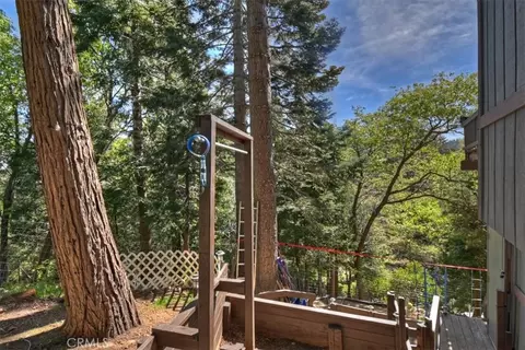 Exterior - 905 Jungfrau, Crestline, CA 92325 photo 10 of 10