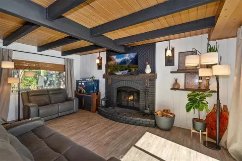 Living - 905 Jungfrau, Crestline, CA 92325 photo 3 of 4