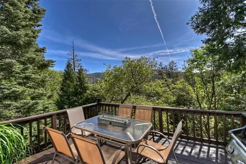 Exterior - 905 Jungfrau, Crestline, CA 92325 photo 4 of 10