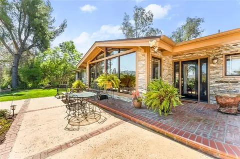 5051 Victoria Ave, Riverside, CA 92506