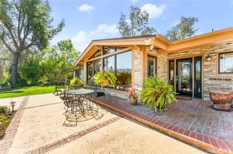 5051 Victoria Ave, Riverside, CA 92506