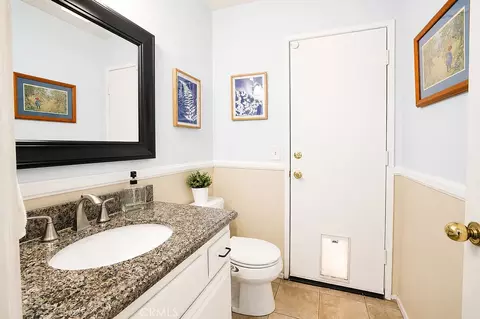 Bath - 9057 Mandarin Ln, Riverside, CA 92508 photo 1 of 4