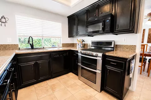 Kitchen - 9057 Mandarin Ln, Riverside, CA 92508 photo 4 of 4