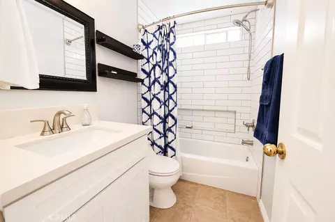 Bath - 9057 Mandarin Ln, Riverside, CA 92508 photo 2 of 4