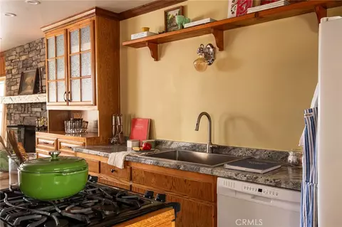 Kitchen - 29196 Lake Brook Ave, Cedar Glen, CA 92321 photo 3 of 3