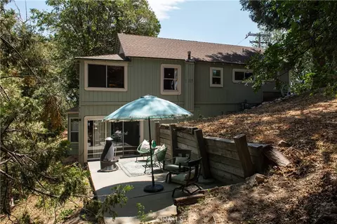 Exterior - 29196 Lake Brook Ave, Cedar Glen, CA 92321 photo 2 of 6