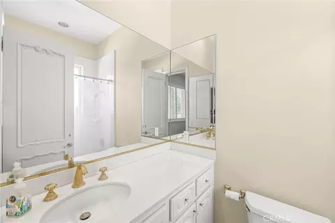 Bath - 30573 E Sunset S, Redlands, CA 92373 photo 2 of 7