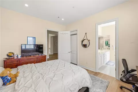 Bedroom - 30573 E Sunset S, Redlands, CA 92373 photo 3 of 8