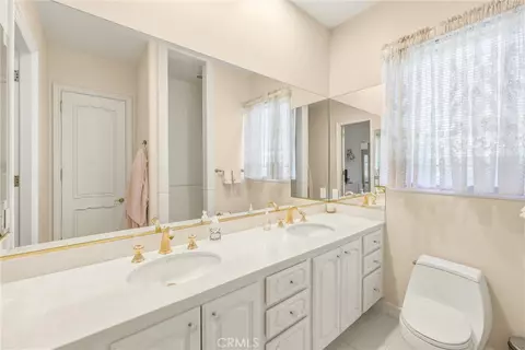 Bath - 30573 E Sunset S, Redlands, CA 92373 photo 4 of 7