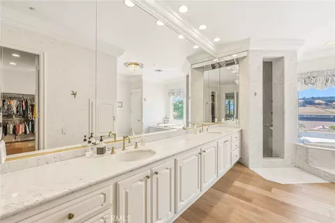 Bath - 30573 E Sunset S, Redlands, CA 92373 photo 5 of 7