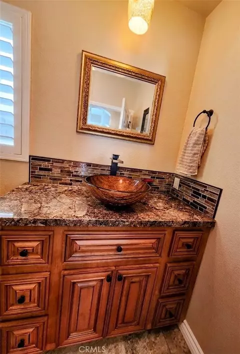 Bath - 79338 Cool Reflection, La Quinta, CA 92253 photo 1 of 8