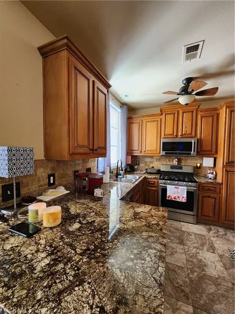 Kitchen - 79338 Cool Reflection, La Quinta, CA 92253 photo 1 of 3