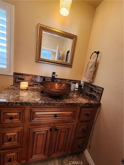 Bath - 79338 Cool Reflection, La Quinta, CA 92253 photo 4 of 8
