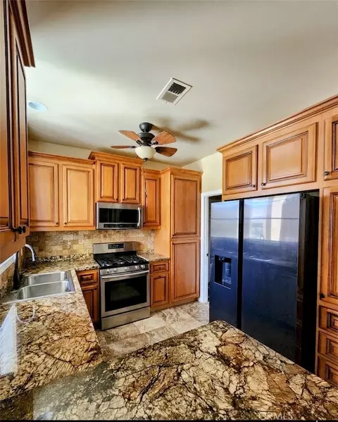 Kitchen - 79338 Cool Reflection, La Quinta, CA 92253 photo 2 of 3
