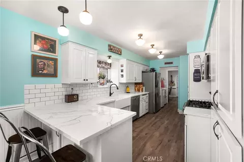 Kitchen - 527 Nottingham Dr, Redlands, CA 92373 photo 2 of 2