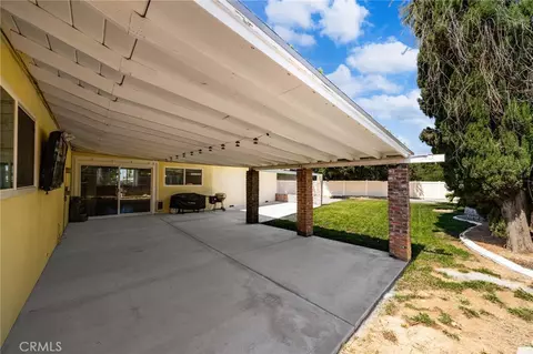 Exterior - 527 Nottingham Dr, Redlands, CA 92373 photo 2 of 4
